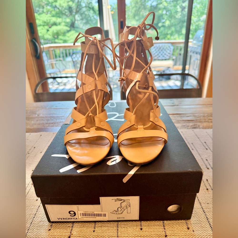 Banana Republic - Women's Tan Strappy, Lace-Up Sandals - Size 9